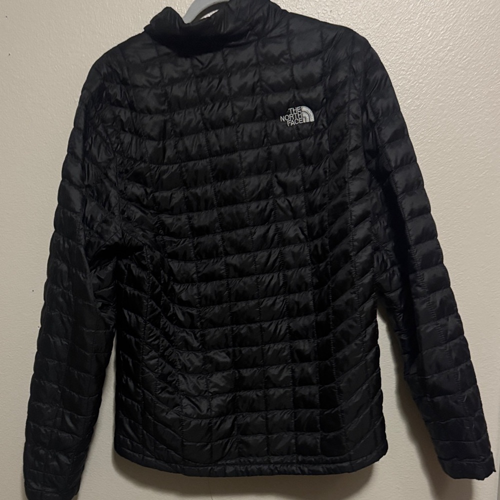 The North Face Men’s Quilted Black Puffer Jacket - Picture 3 of 3